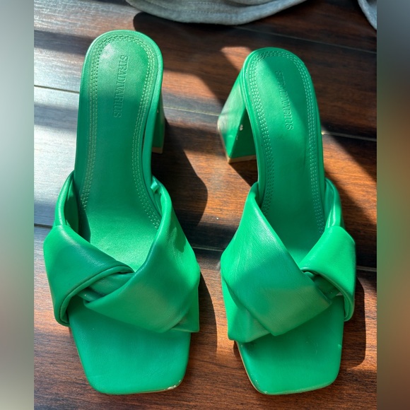 stradivarius Shoes - Green Sandals Size 7
